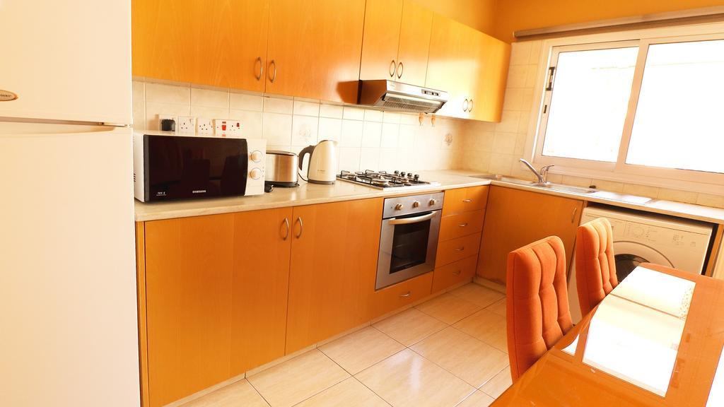 Panikos Beach Apartment I 拉纳卡 外观 照片