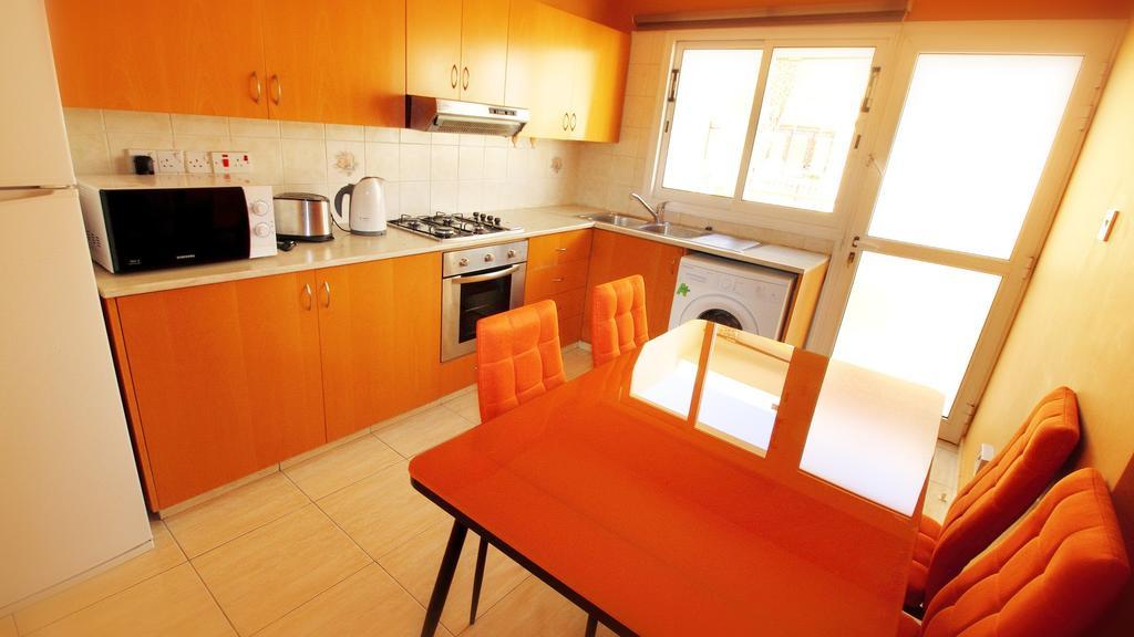 Panikos Beach Apartment I 拉纳卡 外观 照片