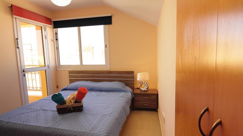 Panikos Beach Apartment I 拉纳卡 外观 照片