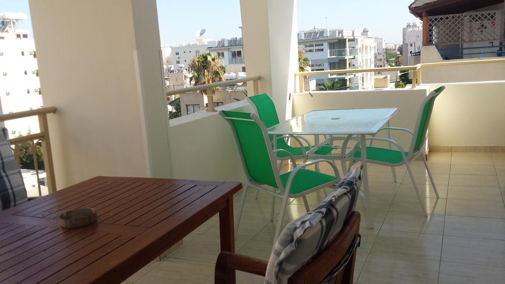 Panikos Beach Apartment I 拉纳卡 外观 照片